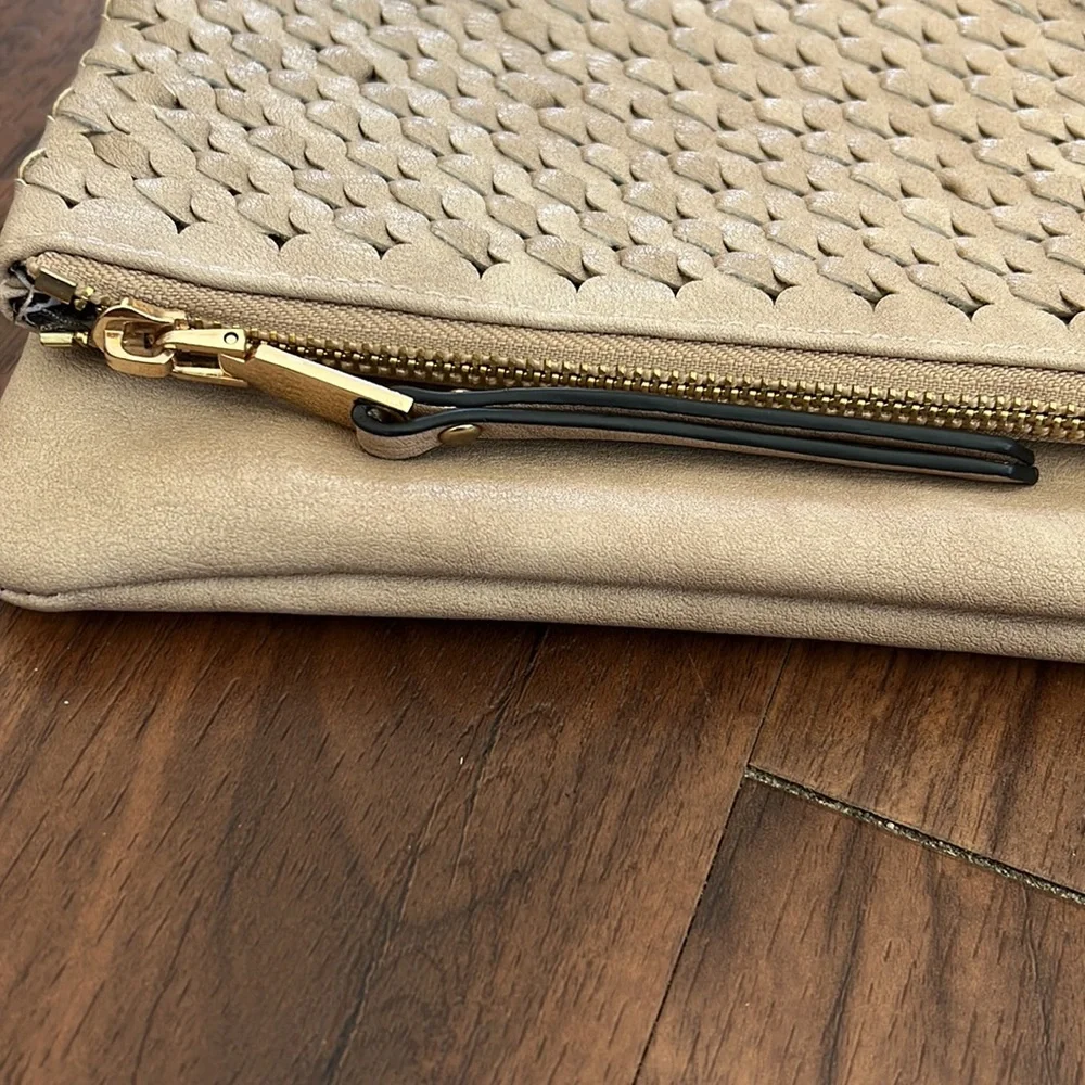 NWOT URBAN Expressions Beige Clutch - Picture 5 of 15
